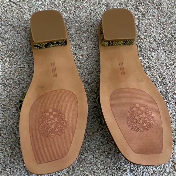 New Vince Camuto Yellow Snakeskin Pattern Sandals - Picture 2 of 8